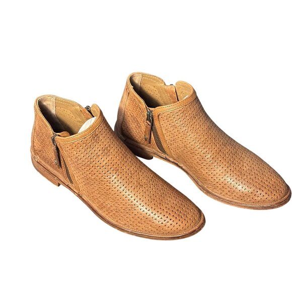 M.S. Trask Tan Leather Ankle Boots W/ Side Zippers - Picture 1 of 8